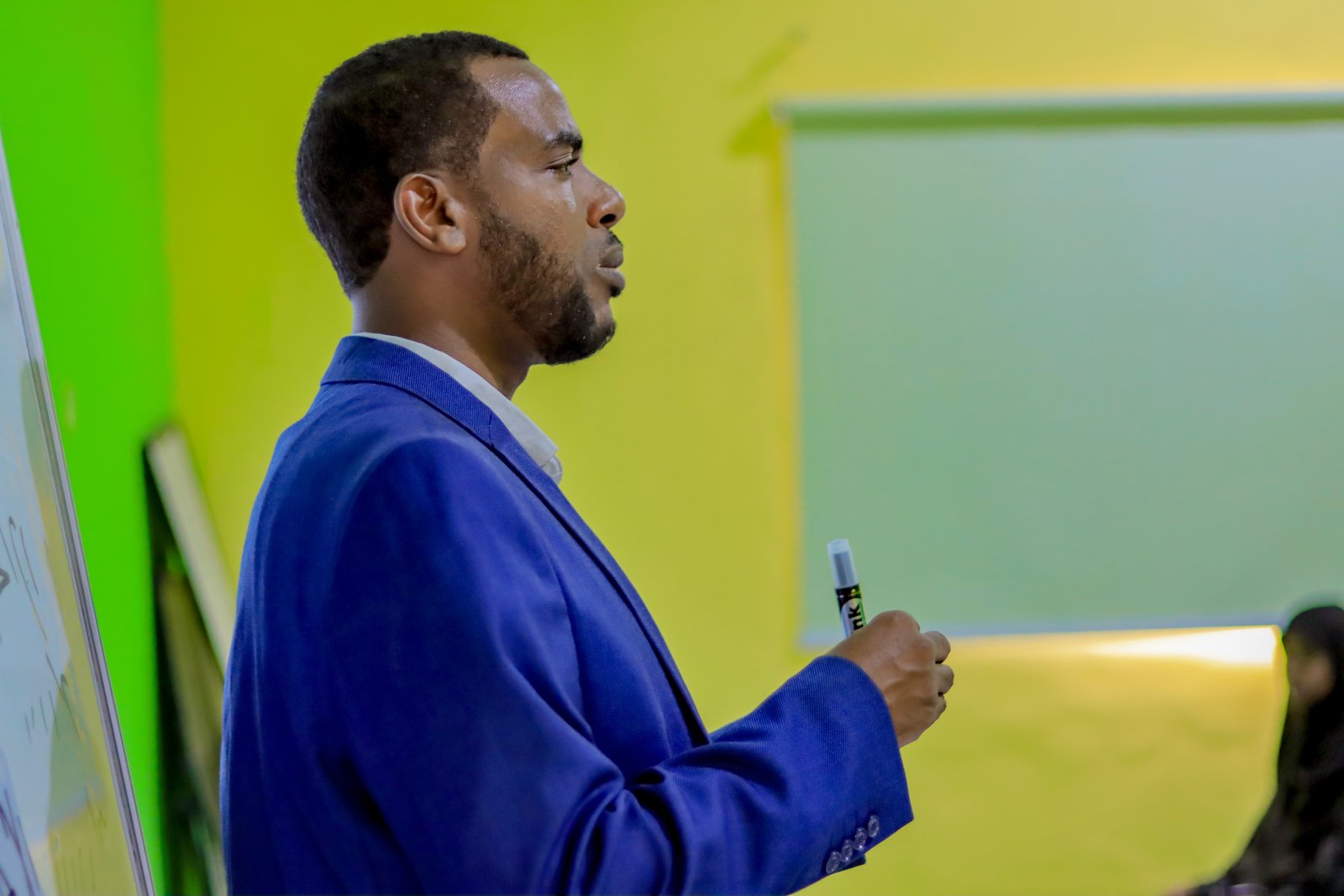 Sawirada Dawrada : Hababka Barbaarinta iyo Xanaanada Caruurta.