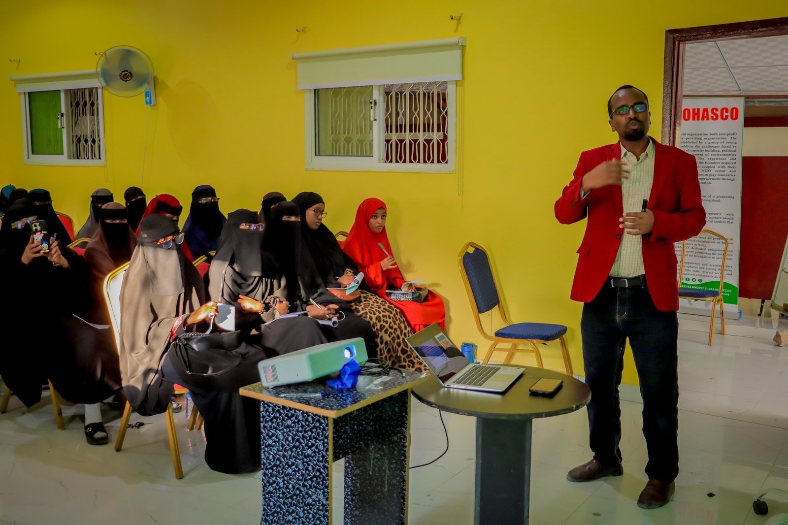 Sawirada Dawrada : Hababka Barbaarinta iyo Xanaanada Caruurta.